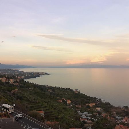 Apartamento Il Balcone Di Galatea Acireale Exterior foto