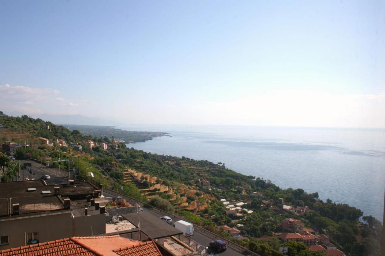 Apartamento Il Balcone Di Galatea Acireale Exterior foto