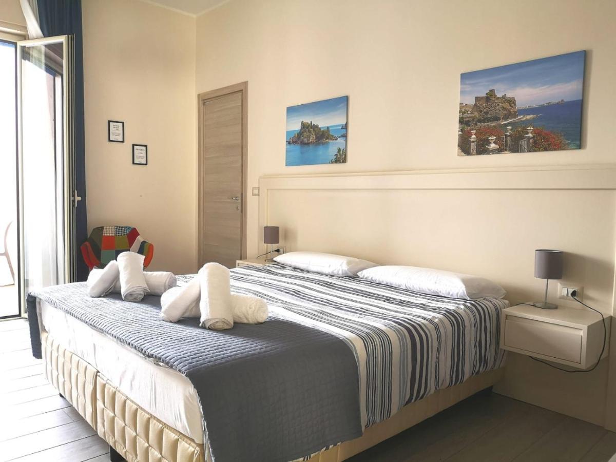 Apartamento Il Balcone Di Galatea Acireale Exterior foto