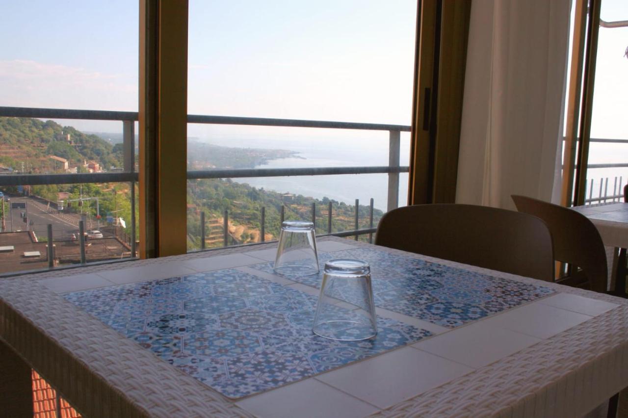 Apartamento Il Balcone Di Galatea Acireale Exterior foto